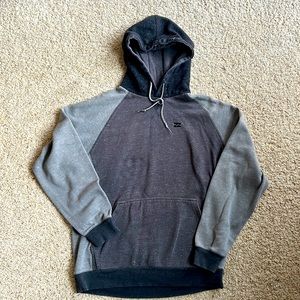 Billabong pullover hoodie w/ front pocket